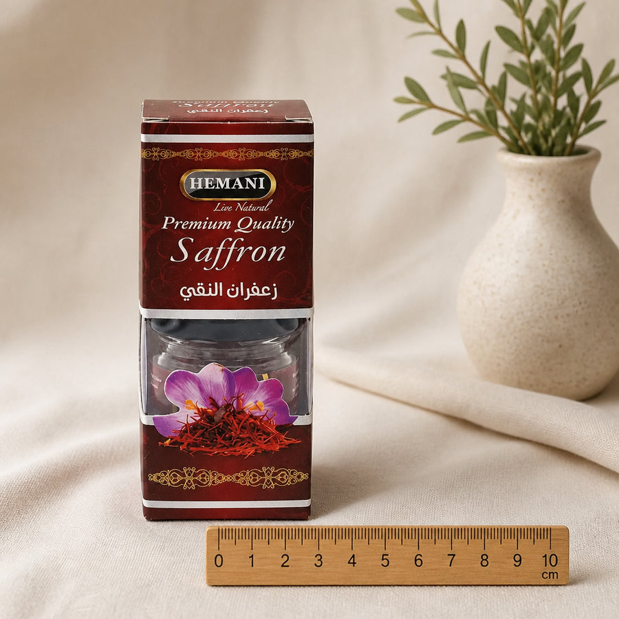 Safran en filaments 1 g - Pot en verre | Hemani - référence échelle 10 cm avec règle en bois, packaging d'origine préservé