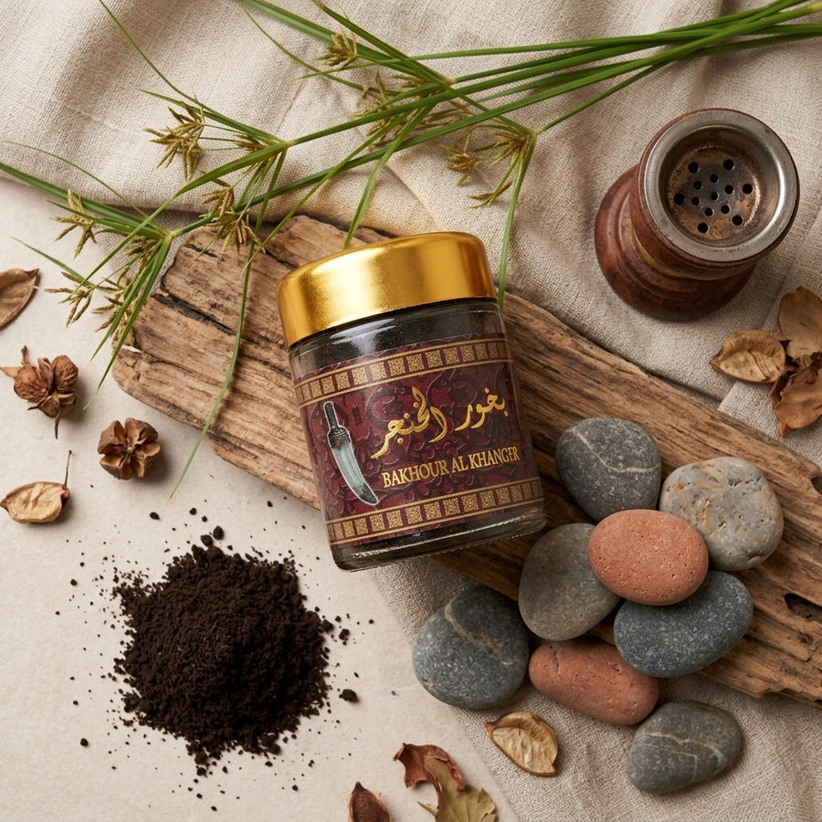 Bakhour Khanjar (Encens) en poudre – Oud, musc & huiles parfumées – Parfum d’ambiance oriental – produit naturel présenté par Natureluxy