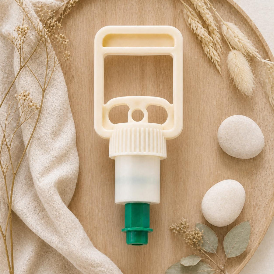 10 Pompes Hijama – composition flat lay avec éléments naturels, vue du dessus