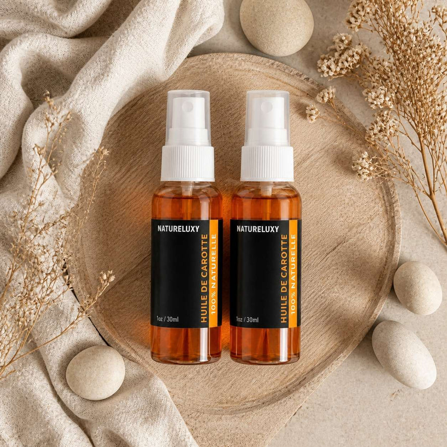 2 Flacons Huile de Carotte 30mL spray 100% naturelle – composition flat lay avec éléments naturels, vue du dessus