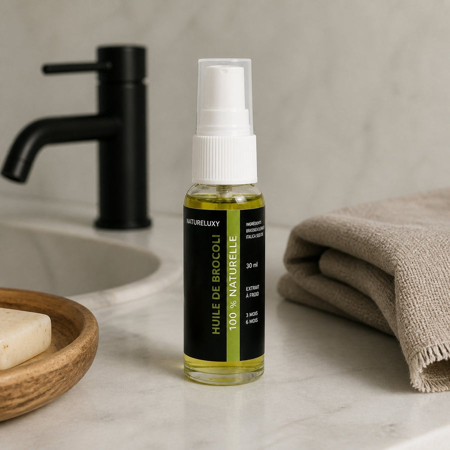 2 Huile de Brocoli 30mL Spray 100% Naturelle – présentation du produit dans une salle de bain lumineuse et naturelle