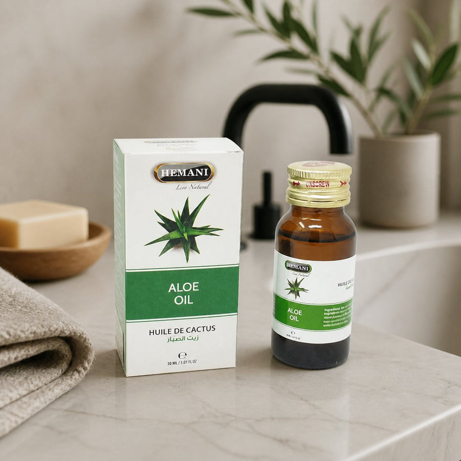 2 Huile de Cactus 30ml 100% Naturelle Hemani – présentation du produit dans une salle de bain lumineuse et naturelle