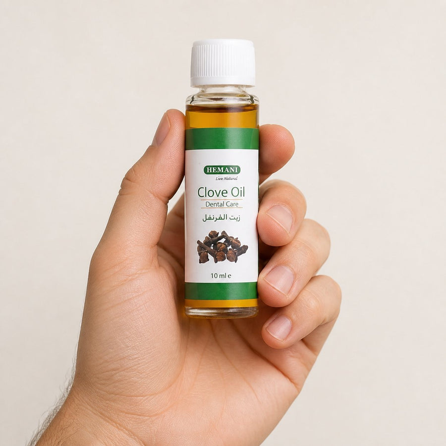 2 Huiles de Girofle 10mL Hemani – taille et contenance réelles du produit en main