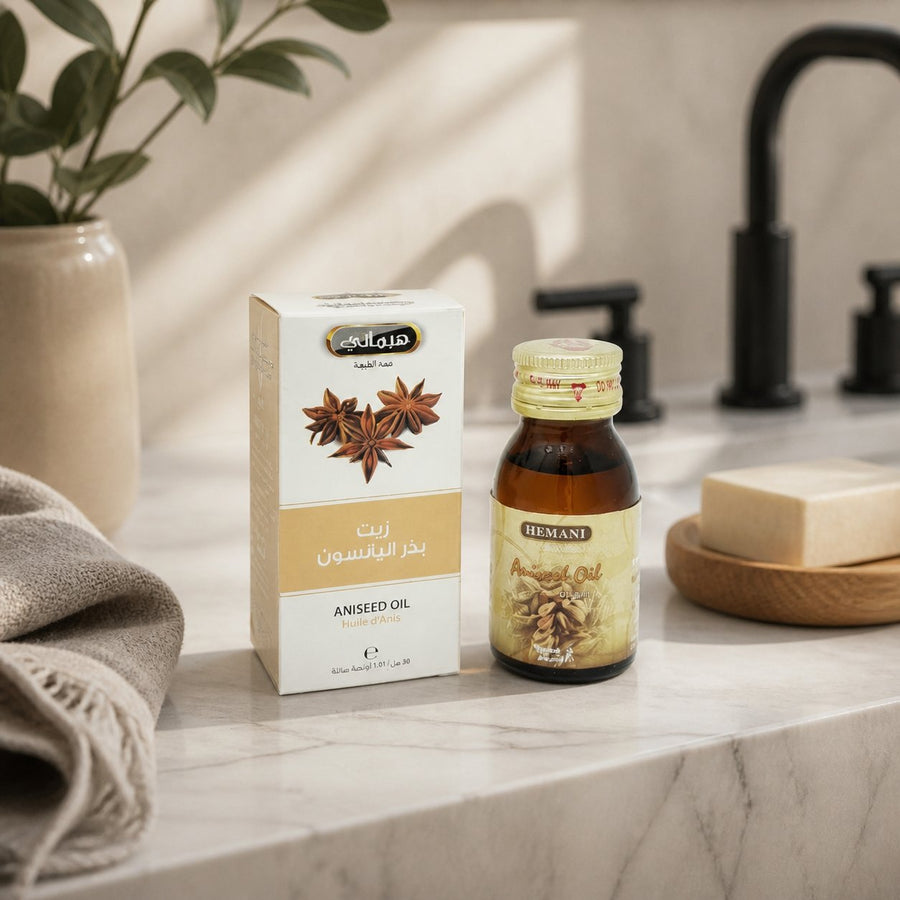 3 Huile d'Anis 30mL 100% Naturelle Hemani – présentation du produit dans une salle de bain lumineuse et naturelle