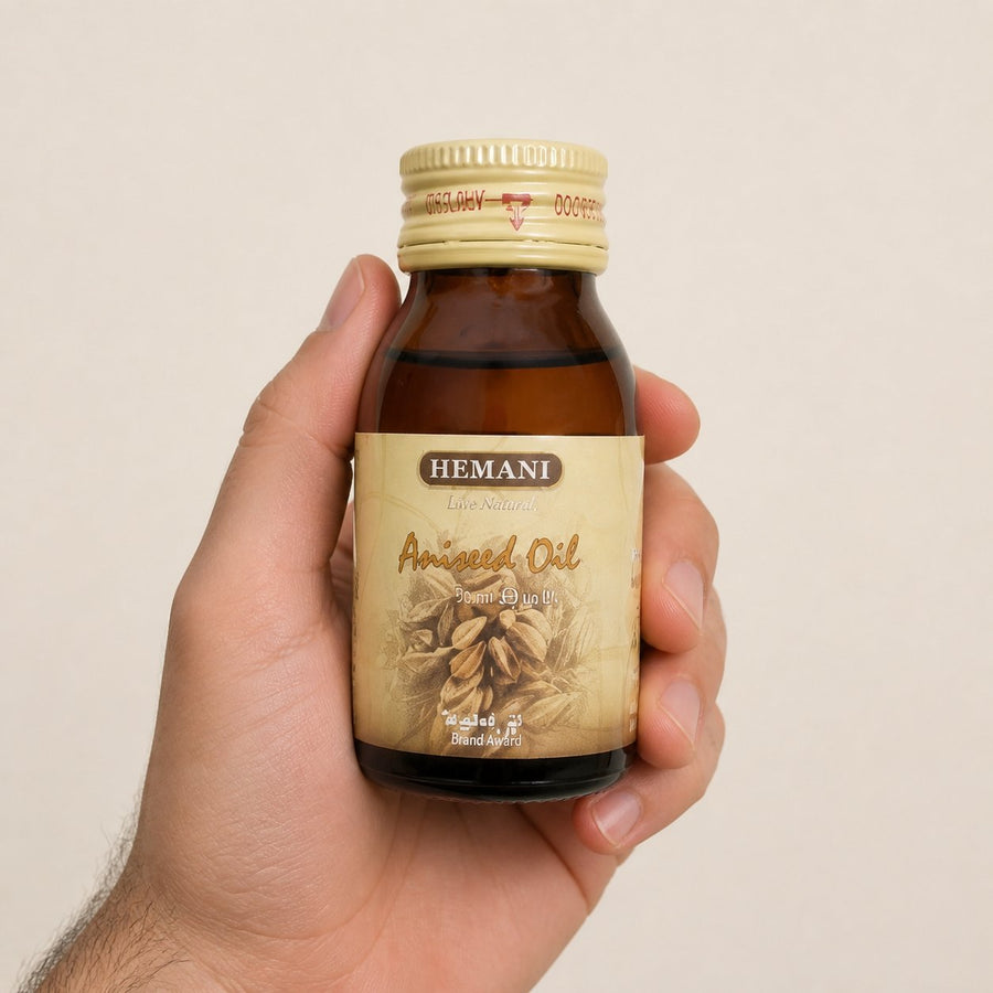3 Huile d'Anis 30mL 100% Naturelle Hemani – taille et contenance réelles du produit en main