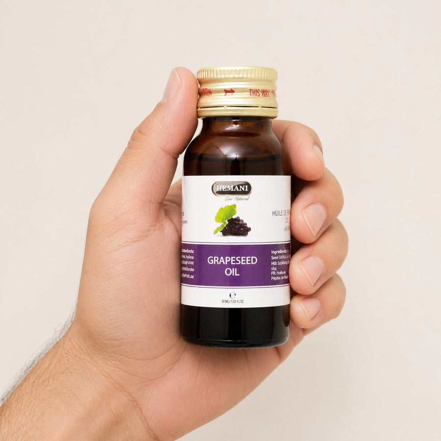 3 Huile de Pépin de Raisin 30mL 100% Naturelle Hemani – taille et contenance réelles du produit en main