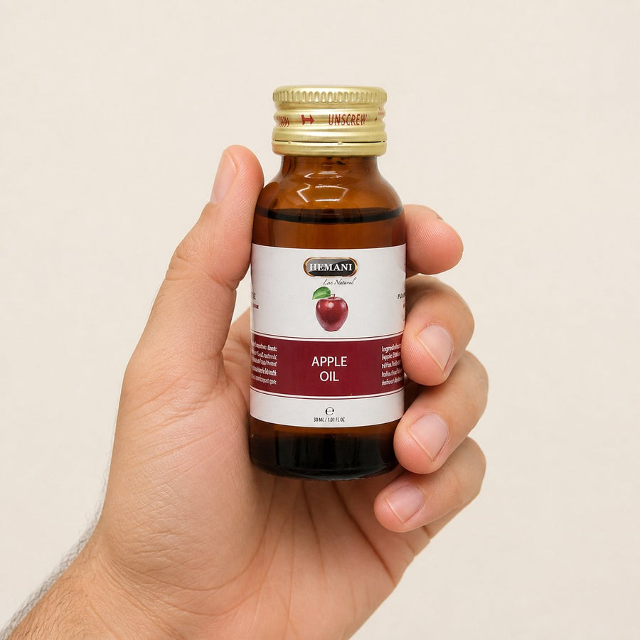 3 Huile de Pomme 30mL 100% Naturelle Hemani – taille et contenance réelles du produit en main