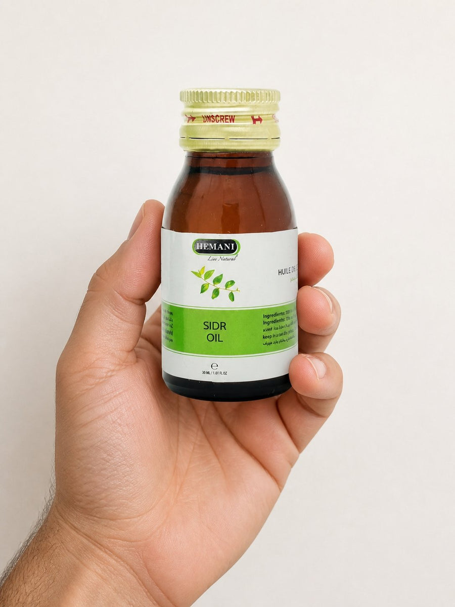 3 Huile de Sidr 30mL Hemani 100% naturelle – taille et contenance réelles du produit en main