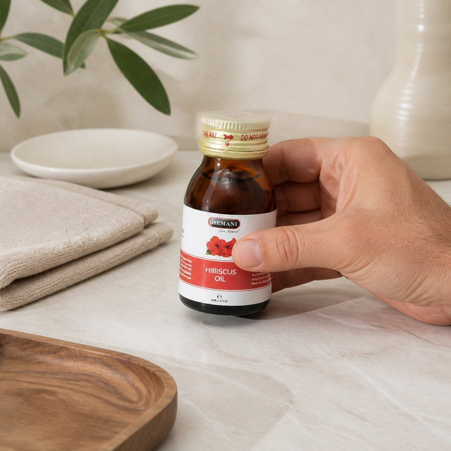 4 Huiles d'Hibiscus 30mL 100% Naturelle Hemani – application en situation réelle, geste de soin quotidien