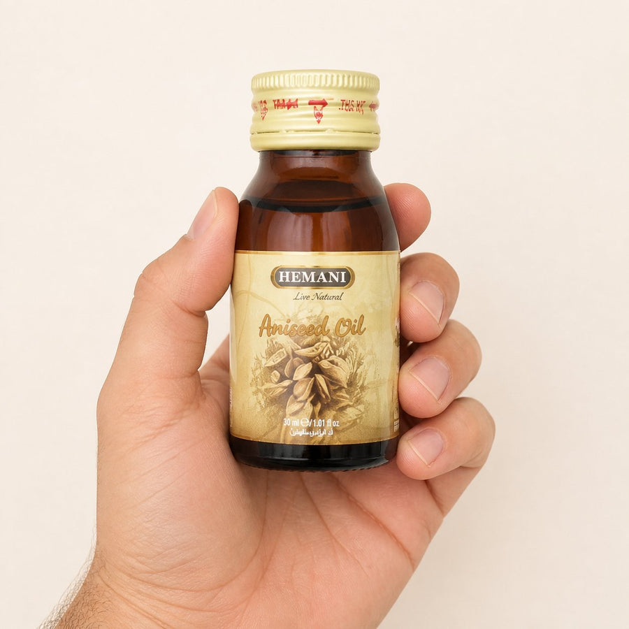 5 Huile d'Anis 30mL 100% Naturelle Hemani – taille et contenance réelles du produit en main