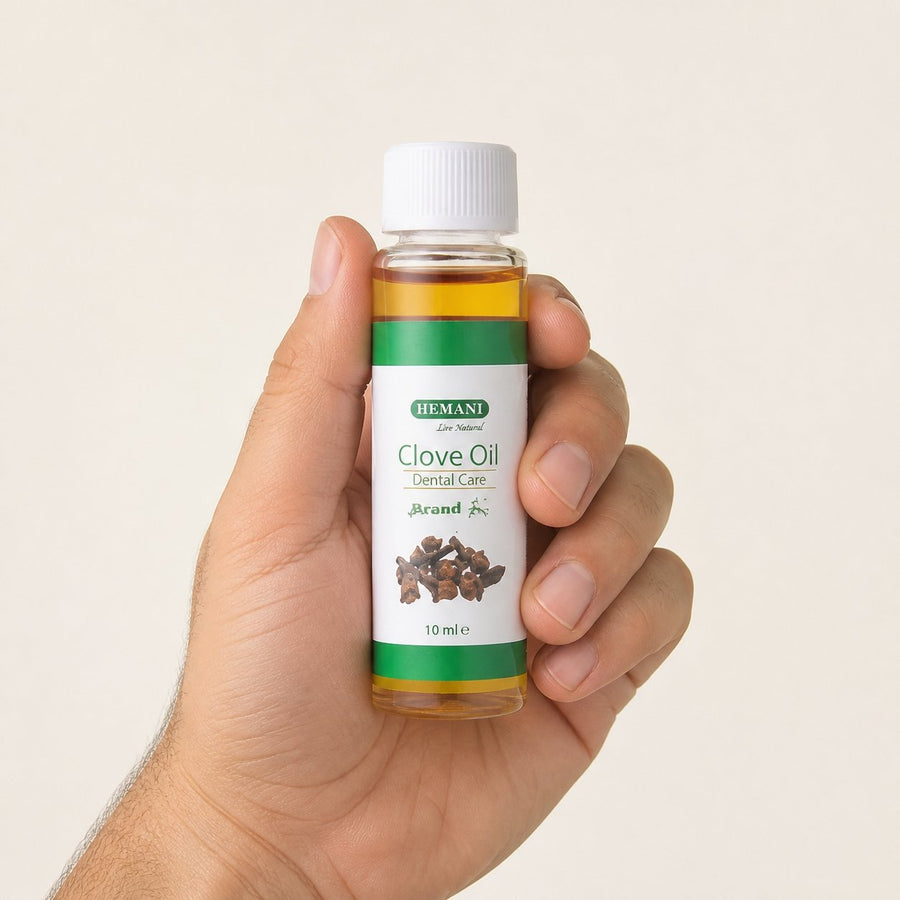 5 Huile de Girofle 10mL Hemani – taille et contenance réelles du produit en main