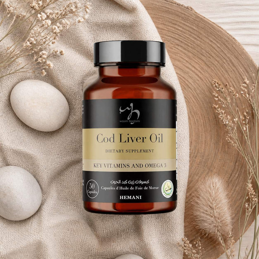 50 Capsules à l'huile de Foie de Morue - Hemani – composition flat lay avec éléments naturels, vue du dessus