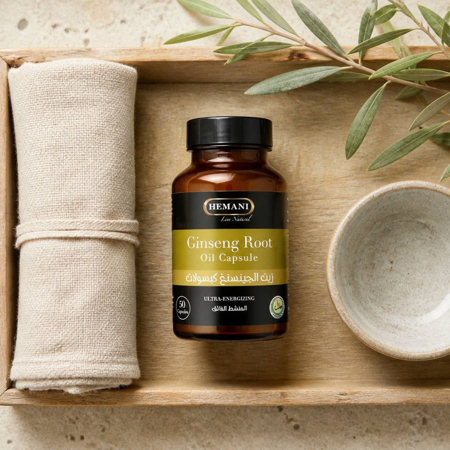 50 Capsules à l'huile de Ginseng - Hemani – rituel d'utilisation vu du dessus, ambiance naturelle zen