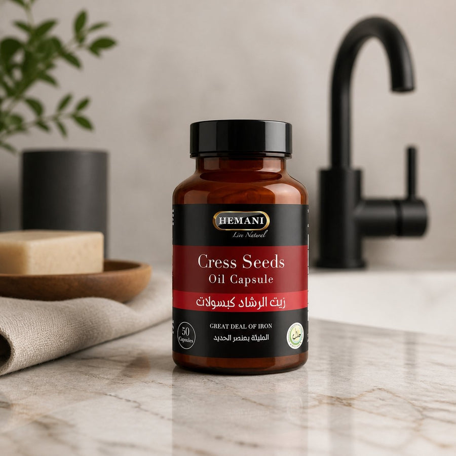 50 Capsules de Graine de Cresson – présentation du produit dans une salle de bain lumineuse et naturelle