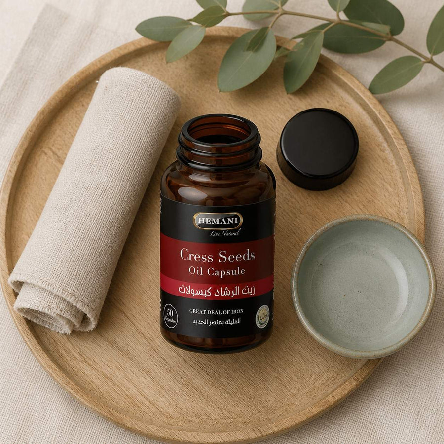 50 Capsules de Graine de Cresson – rituel d'utilisation vu du dessus, ambiance naturelle zen