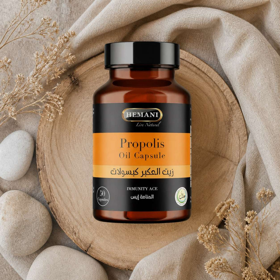 50 Capsules de Propolis – composition flat lay avec éléments naturels, vue du dessus