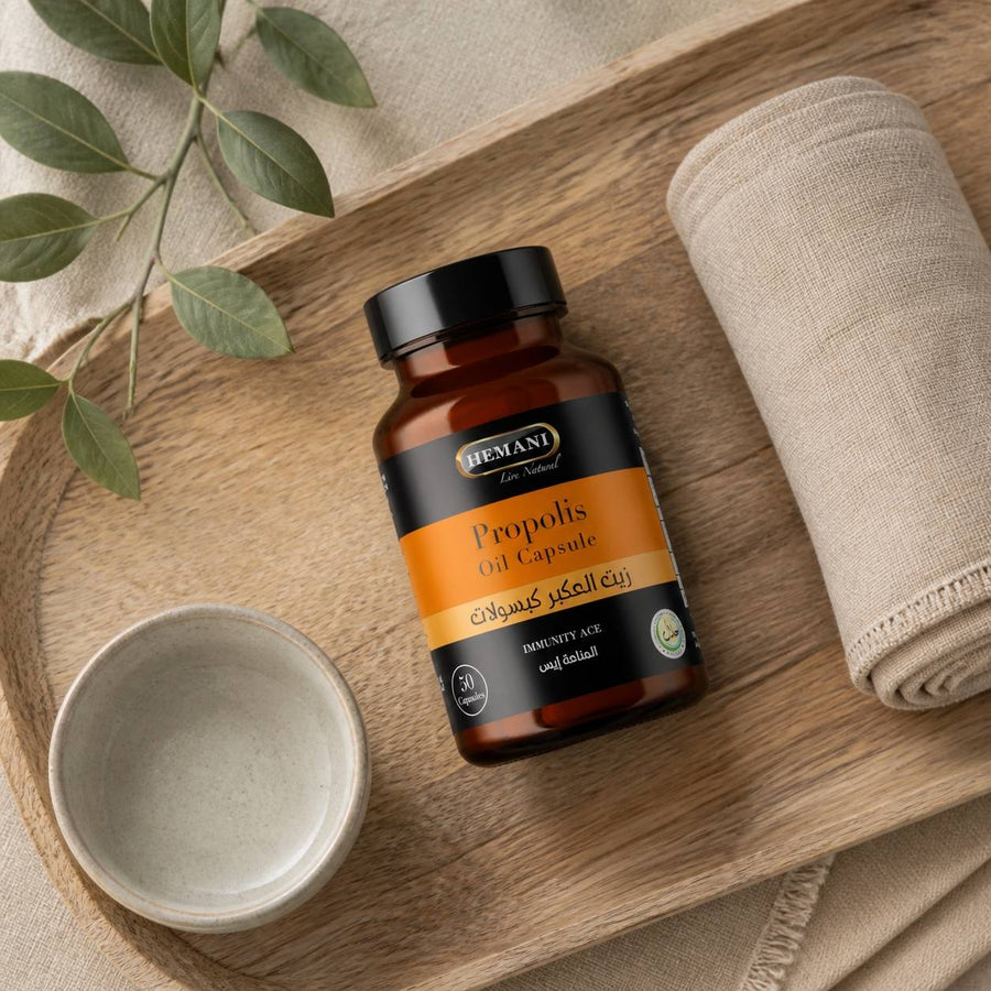 50 Capsules de Propolis – rituel d'utilisation vu du dessus, ambiance naturelle zen