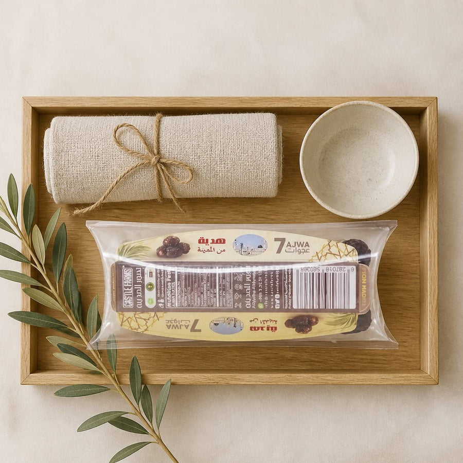 7 Dattes Ajwa de Médine - Lot de 7 – rituel d'utilisation vu du dessus, ambiance naturelle zen