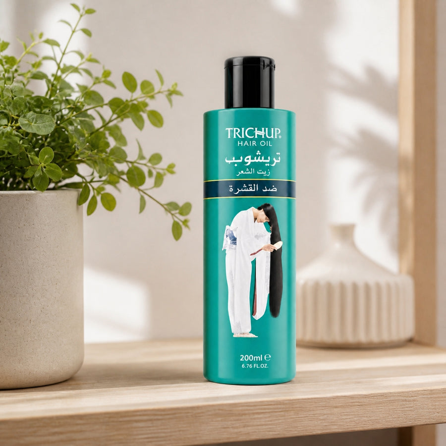 Huile Anti-pelliculaire Soin Indien Trichup 200mL – présentation sur étagère en bois