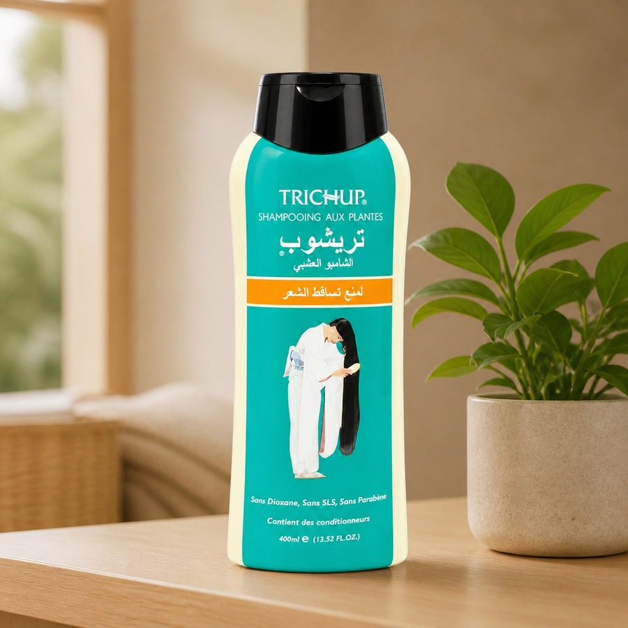 Shampoing Anti-Chute Soin Indien Trichup 400ml – présentation sur étagère en bois