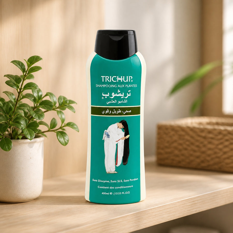 Shampoing Soin Indien Favorise la Pousse des cheveux Trichup 400ml – présentation sur étagère en bois