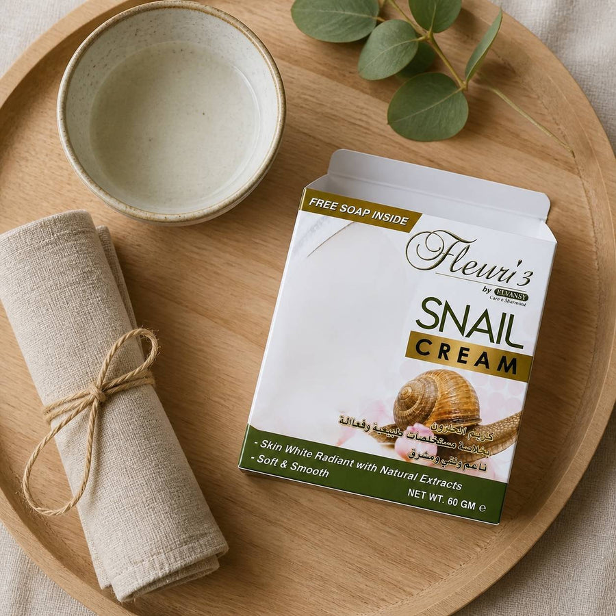 Crème Visage à la Bave d'escargot Jour et Nuit Hemani – rituel d'utilisation vu du dessus, ambiance naturelle zen