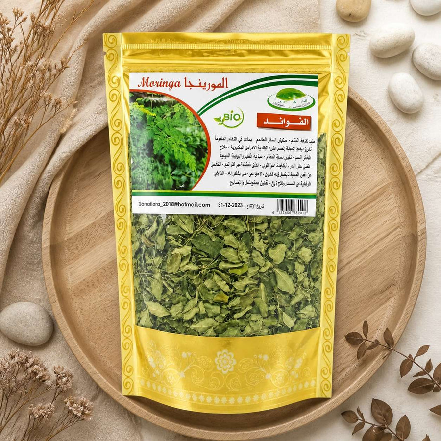 Infusion Moringa - Feuille de Moringa séchés - 40g – composition flat lay avec éléments naturels, vue du dessus