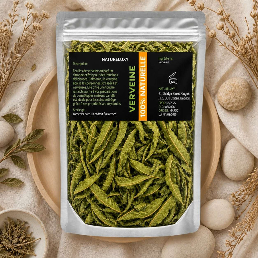 Feuilles de Verveine séchées 50g naturelles – composition flat lay avec éléments naturels, vue du dessus