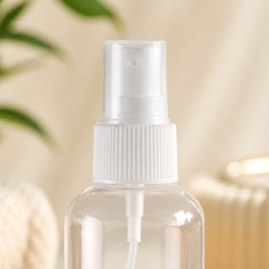 3 Flacons Vaporisateur 30ml Vide Sac Atomiseur de Poche Spray Plastique - gros plan macro du bouchon et de l'étiquette, packaging d'origine