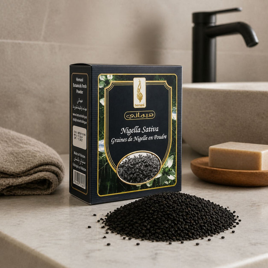 Graines de Nigelle 100g naturelles+Graines de Nigelle en Poudre 200g Naturelle – présentation du produit dans une salle de bain lumineuse et naturelle