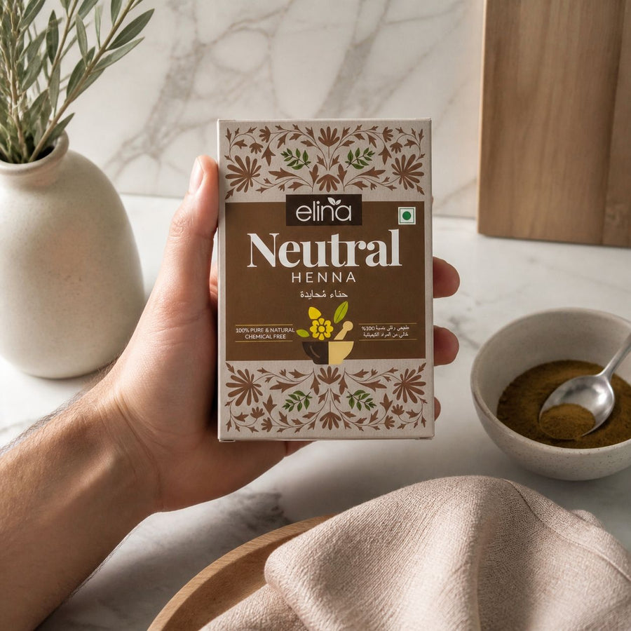 Henné neutre 100 % naturel – soin capillaire en poudre – application en situation réelle, geste de soin quotidien