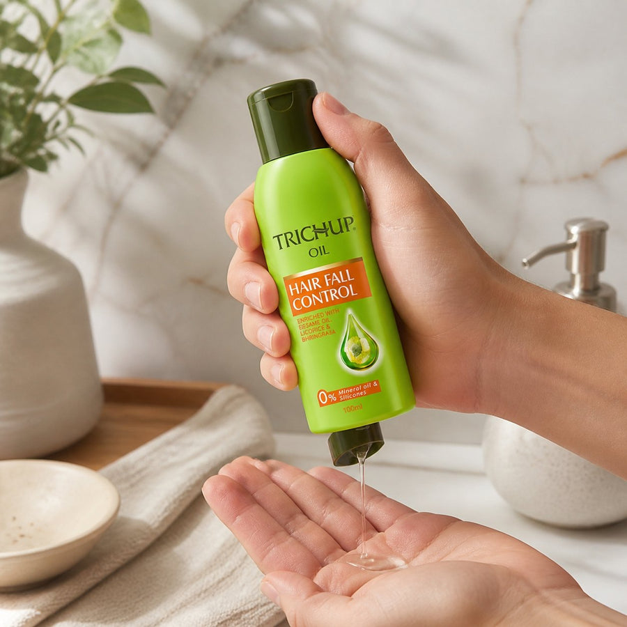 Huile Anti-chute Soin Indien Trichup - 100mL – application en situation réelle, geste de soin quotidien