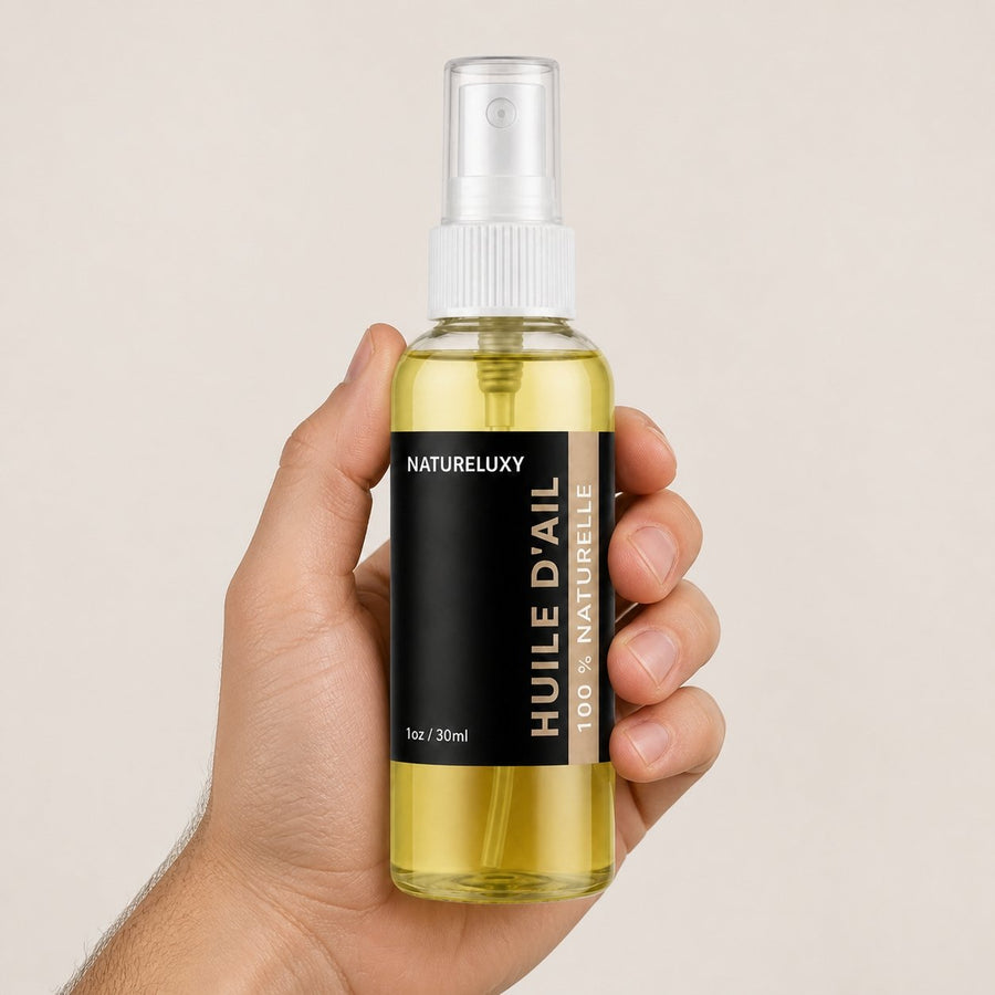 Huile d'Ail Cosmétique Spray - 30mL – taille et contenance réelles du produit en main
