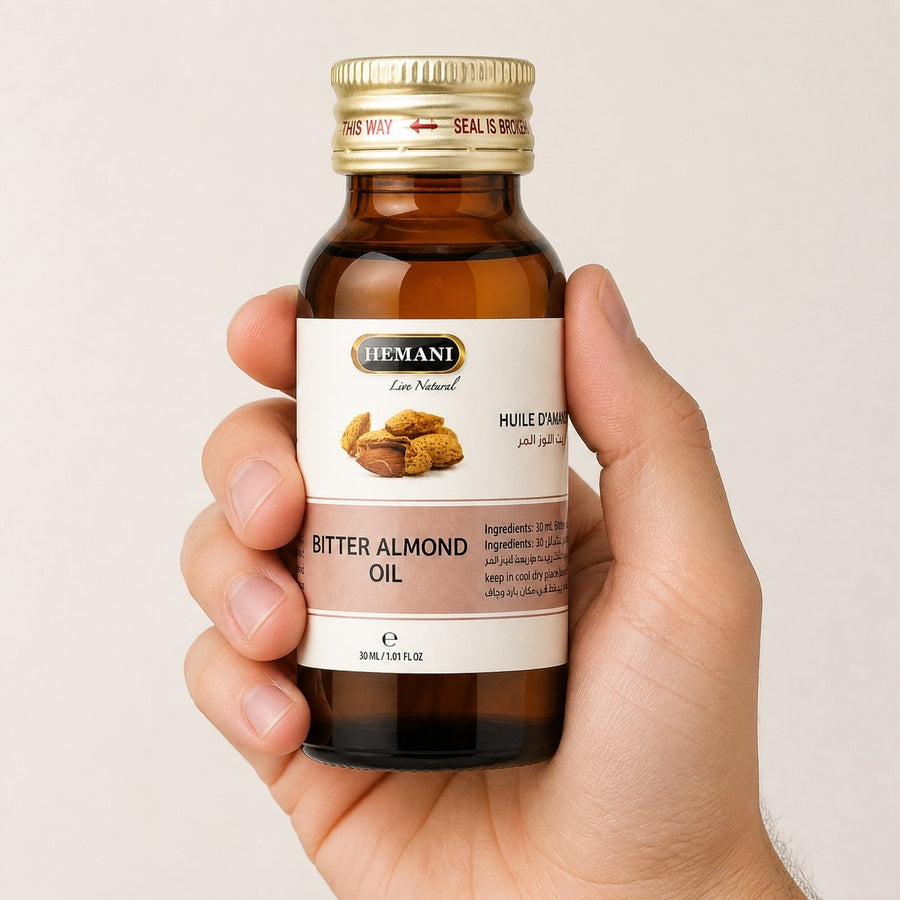 Huile d'Amande Amère 30ml Hemani – taille et contenance réelles du produit en main