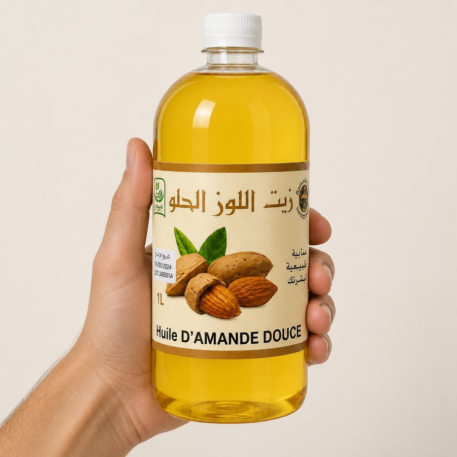 Huile d'Amande Douce 100% Naturel - 1L – taille et contenance réelles du produit en main
