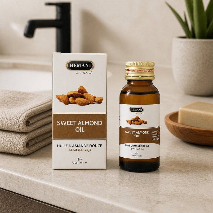 Huile d'Amande Douce 30ml Hemani Naturel – présentation du produit dans une salle de bain lumineuse et naturelle