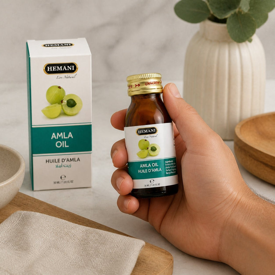 Huile d’Amla Hemani 30 mL – 100% Naturelle – Soin Capillaire – application en situation réelle, geste de soin quotidien