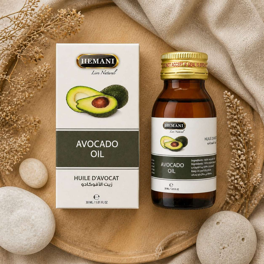 Huile d'Avocat 30ml Naturelle Hemani – composition flat lay avec éléments naturels, vue du dessus