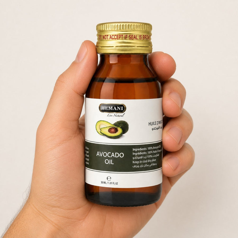 Huile d'Avocat 30ml Naturelle Hemani – taille et contenance réelles du produit en main