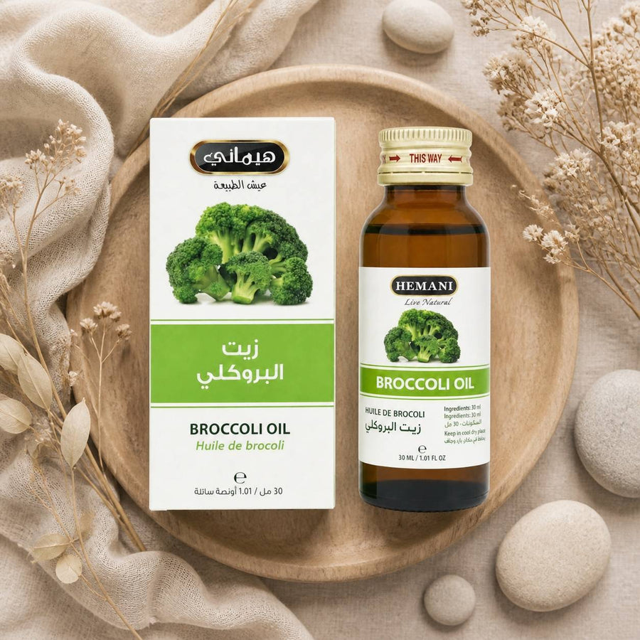Huile de Brocoli 30ml Hemani – composition flat lay avec éléments naturels, vue du dessus