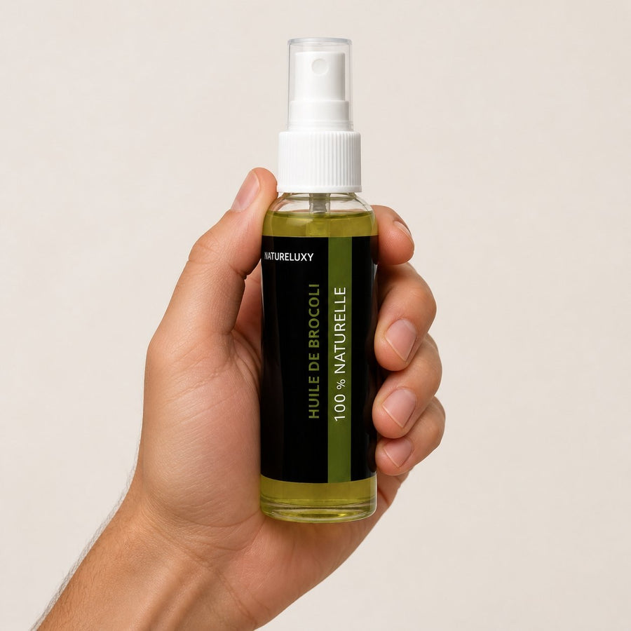 Huile de Brocoli 30mL Spray 100% Naturelle – taille et contenance réelles du produit en main