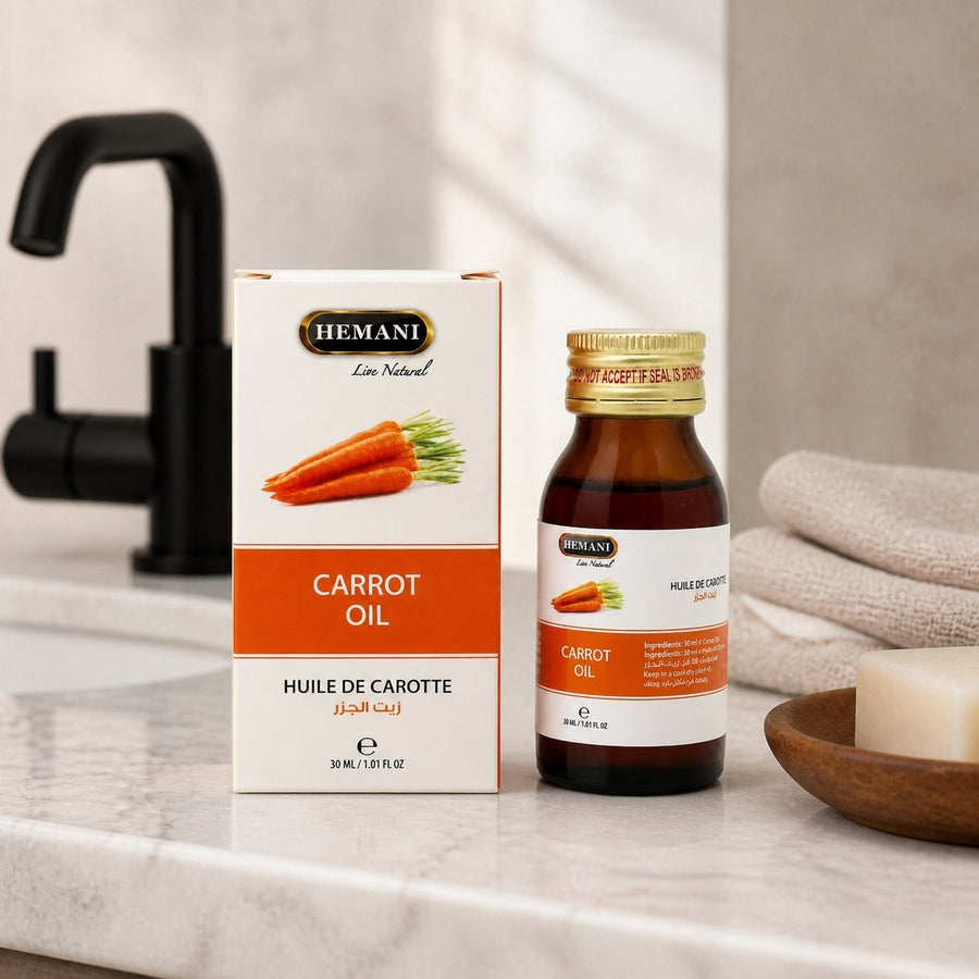 Huile de Carotte 30ml Naturelle Hemani – présentation du produit dans une salle de bain lumineuse et naturelle