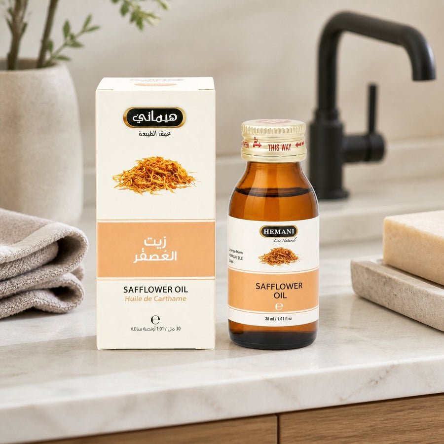 Huile de Carthame 30mL 100% Naturelle Hemani – présentation du produit dans une salle de bain lumineuse et naturelle