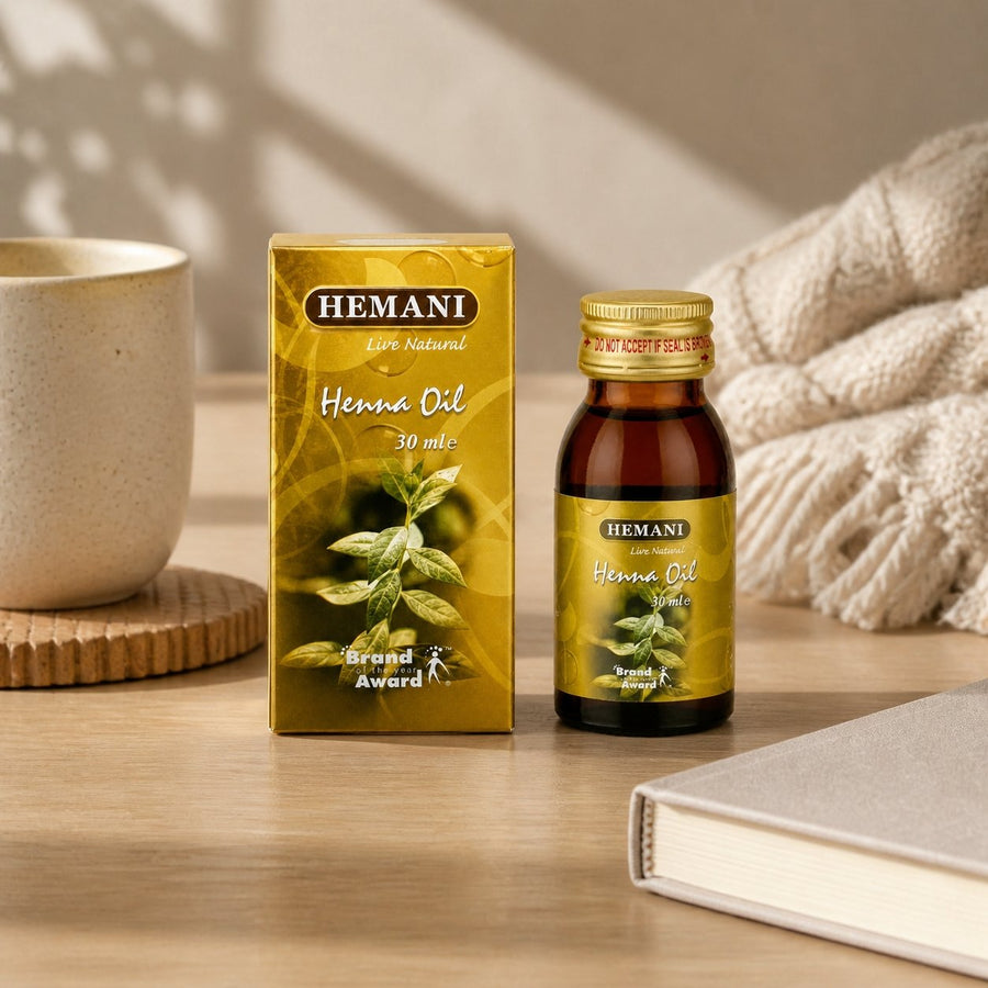 Huile de Henné 30mL 100% Naturelle Hemani – présentation avec objets du quotidien