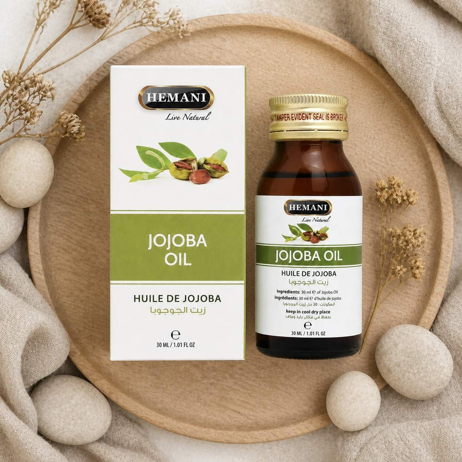 Huile de Jojoba Hemani Naturel - 30mL – composition flat lay avec éléments naturels, vue du dessus