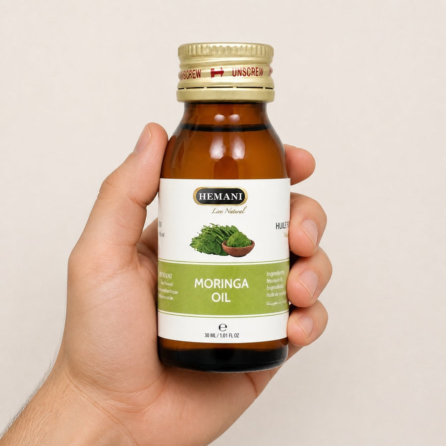 Huile de Moringa Capillaire - Nourrissante et Réparatrice 30 ml – taille et contenance réelles du produit en main