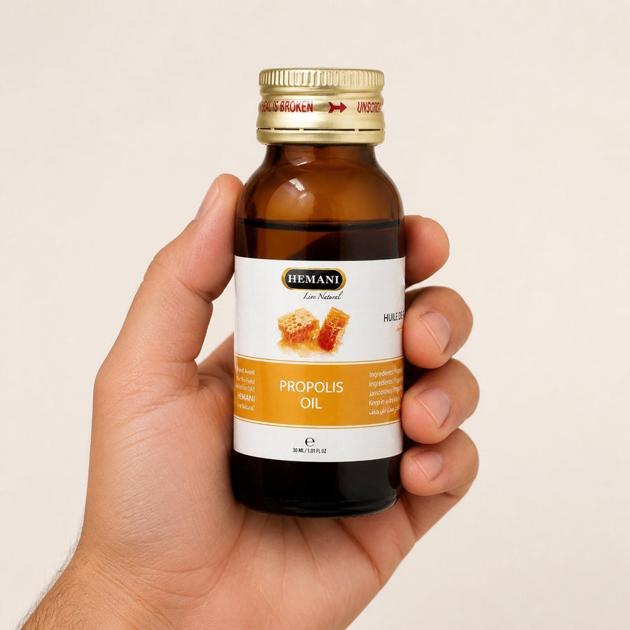 Huile de Propolis 30mL 100% Naturelle Hemani – taille et contenance réelles du produit en main