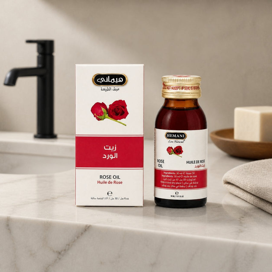 Huile de Rose 30ml Naturelle Hemani – présentation du produit dans une salle de bain lumineuse et naturelle