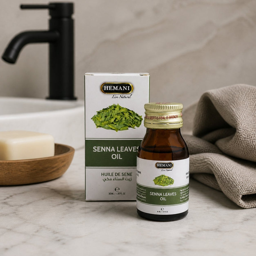 Huile de Séné 30mL Hemani – présentation du produit dans une salle de bain lumineuse et naturelle
