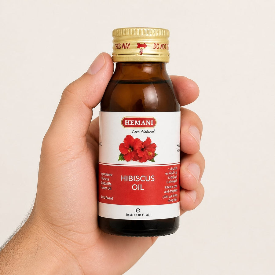 Huile d'Hibiscus 30mL 100% Naturelle Hemani – taille et contenance réelles du produit en main